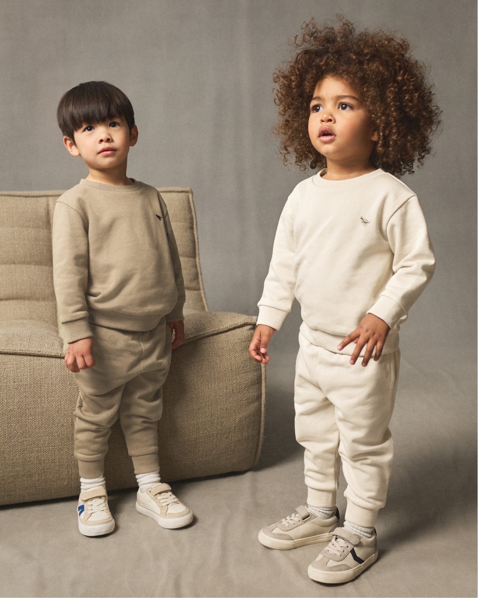 ملابس الأطفال وملابس منزلية